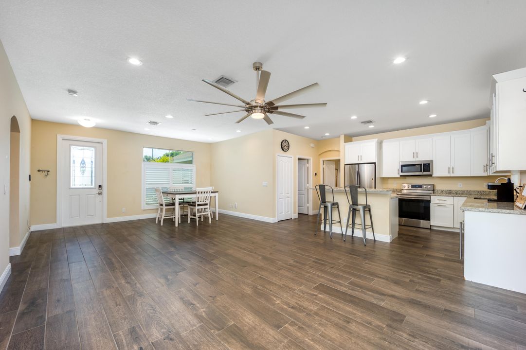 Active With Contract: $439,900 (3 beds, 2 baths, 1602 Square Feet)