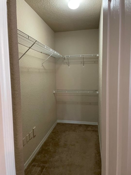 Active With Contract: $2,500 (2 beds, 2 baths, 1309 Square Feet)