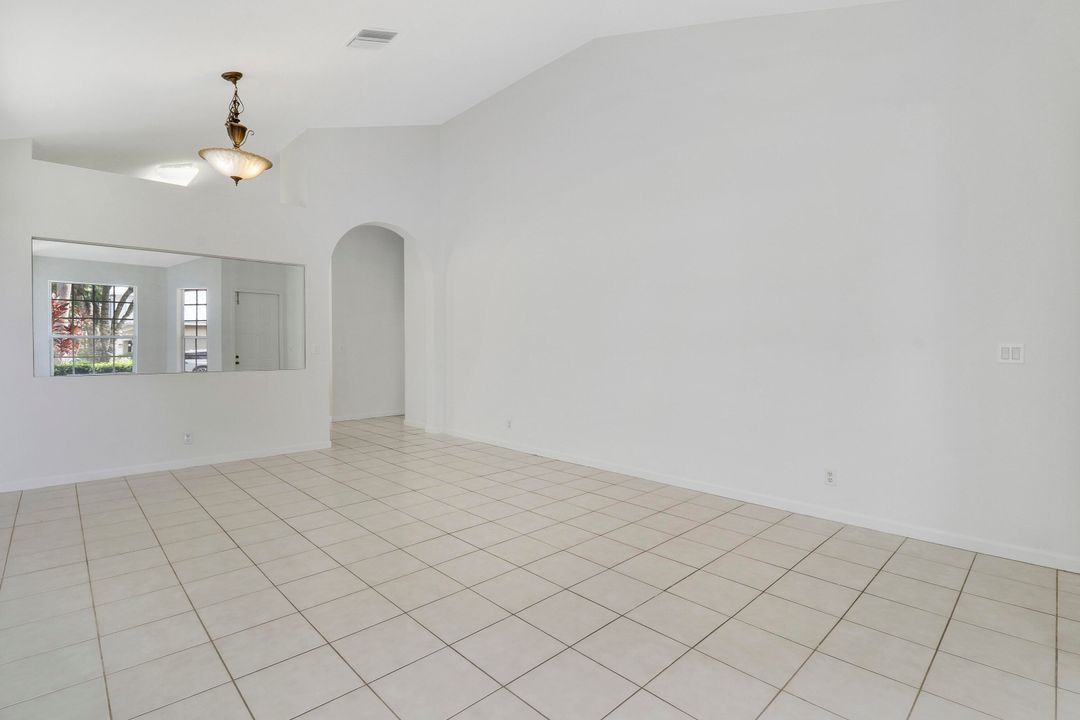 For Sale: $485,000 (4 beds, 2 baths, 1842 Square Feet)