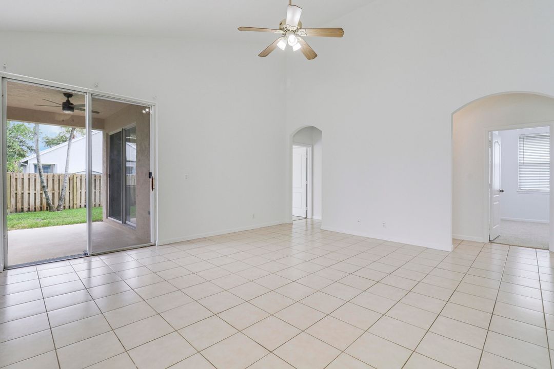 For Sale: $485,000 (4 beds, 2 baths, 1842 Square Feet)