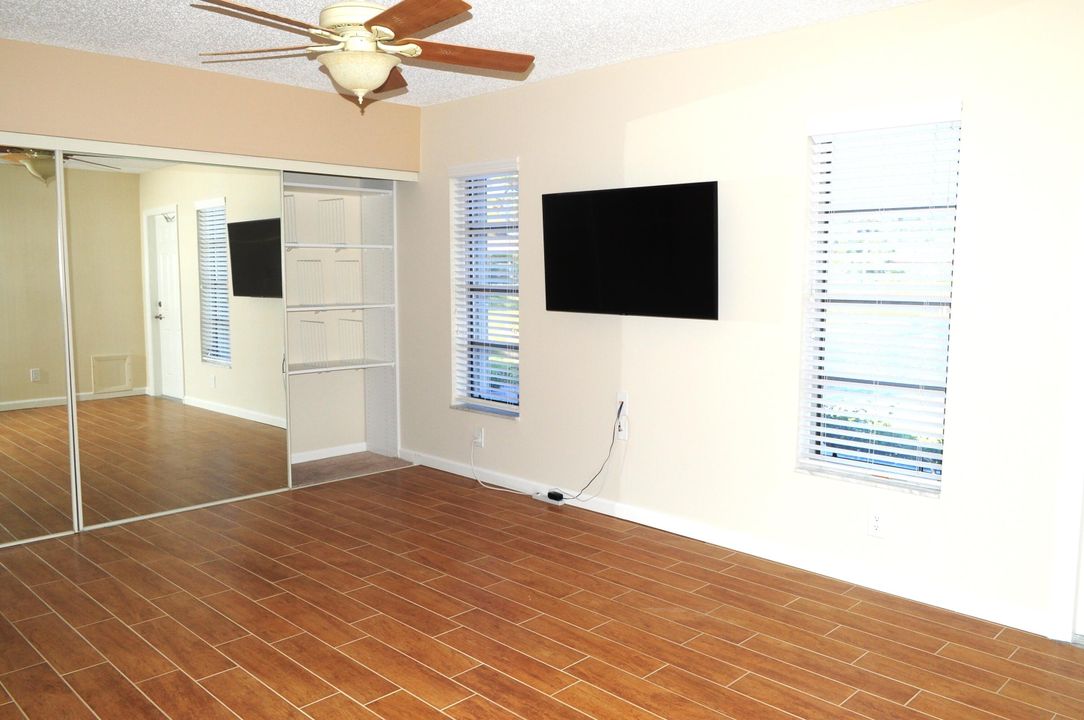 Active With Contract: $2,250 (2 beds, 2 baths, 1186 Square Feet)