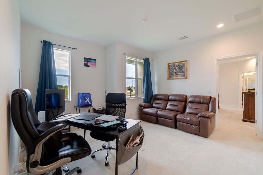 For Sale: $530,000 (3 beds, 2 baths, 2096 Square Feet)
