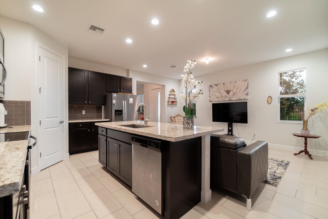 For Sale: $530,000 (3 beds, 2 baths, 2096 Square Feet)