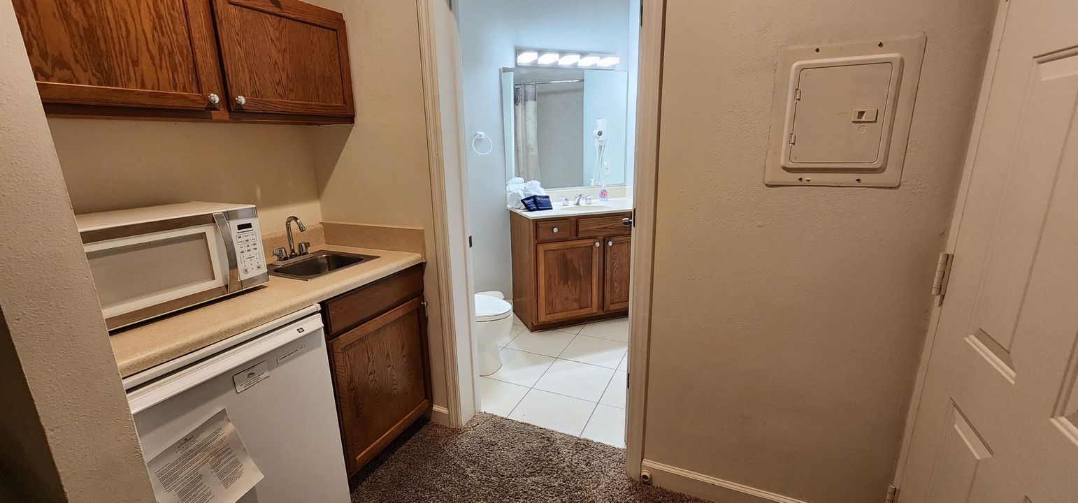 For Rent: $2,550 (2 beds, 2 baths, 1312 Square Feet)