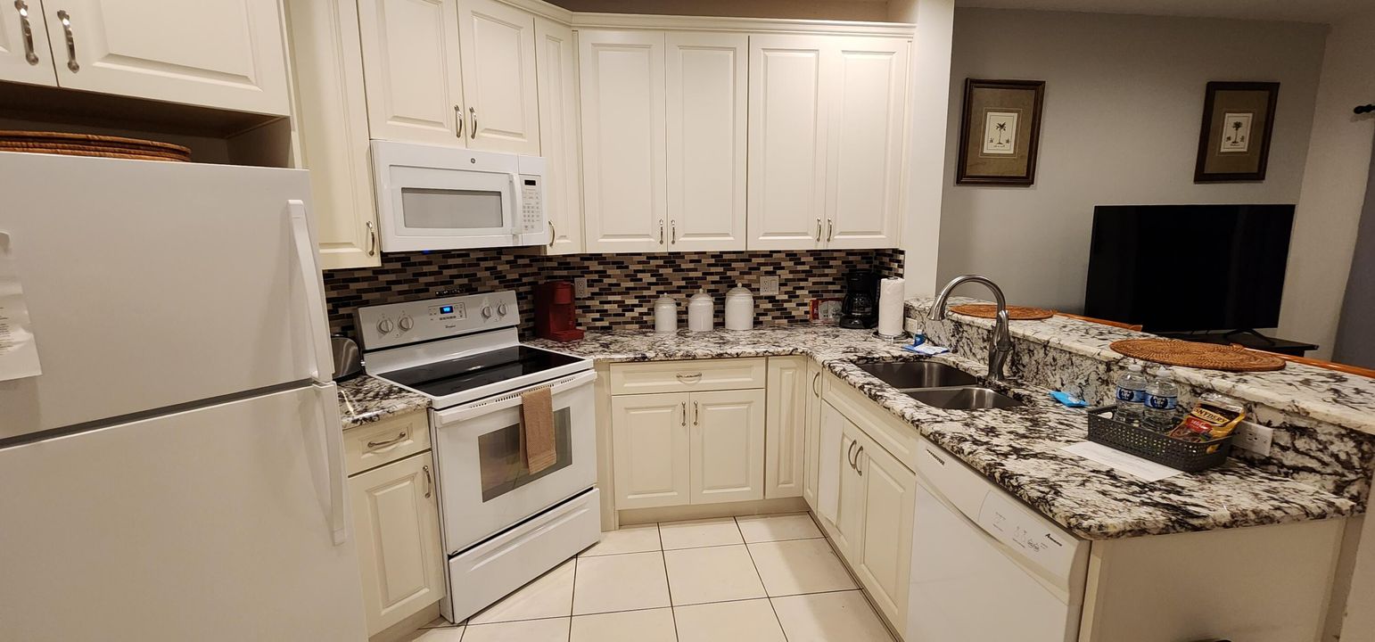 For Rent: $2,550 (2 beds, 2 baths, 1312 Square Feet)