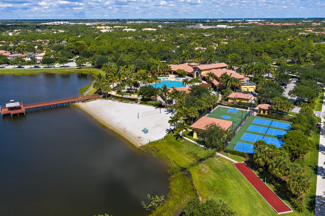 Active With Contract: $729,000 (3 beds, 2 baths, 1910 Square Feet)