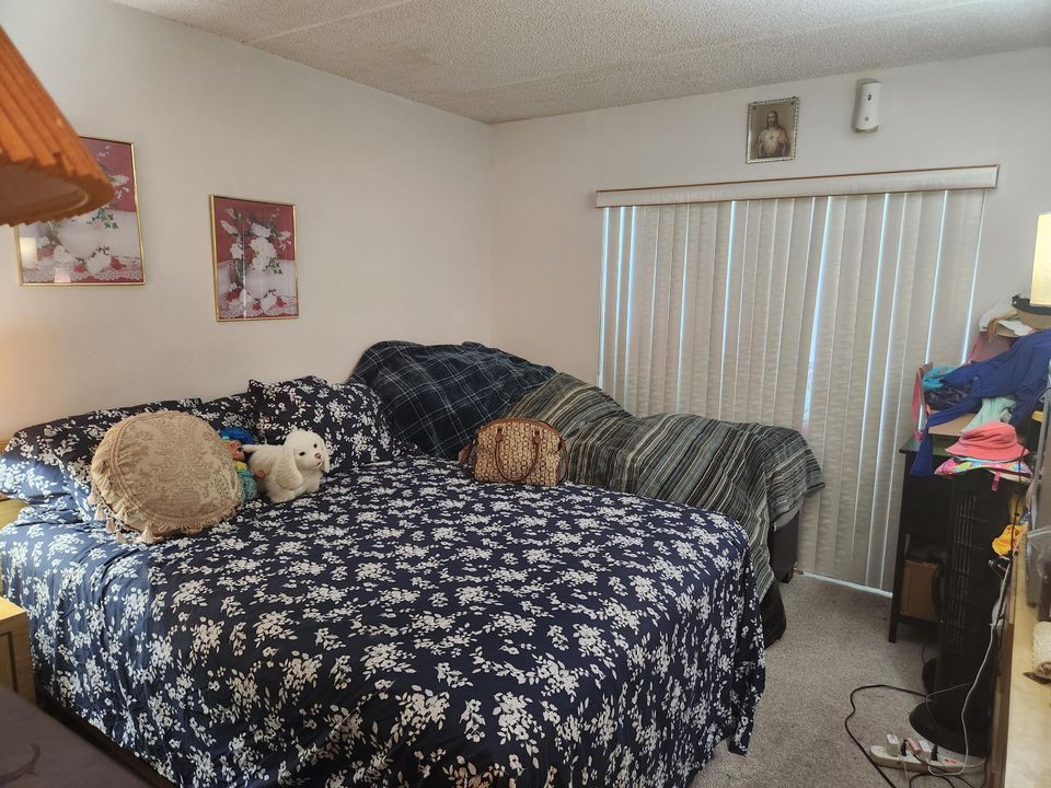 For Sale: $150,000 (2 beds, 1 baths, 865 Square Feet)