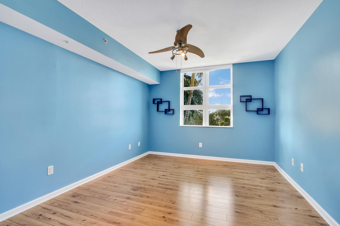 Active With Contract: $3,200 (2 beds, 2 baths, 1270 Square Feet)