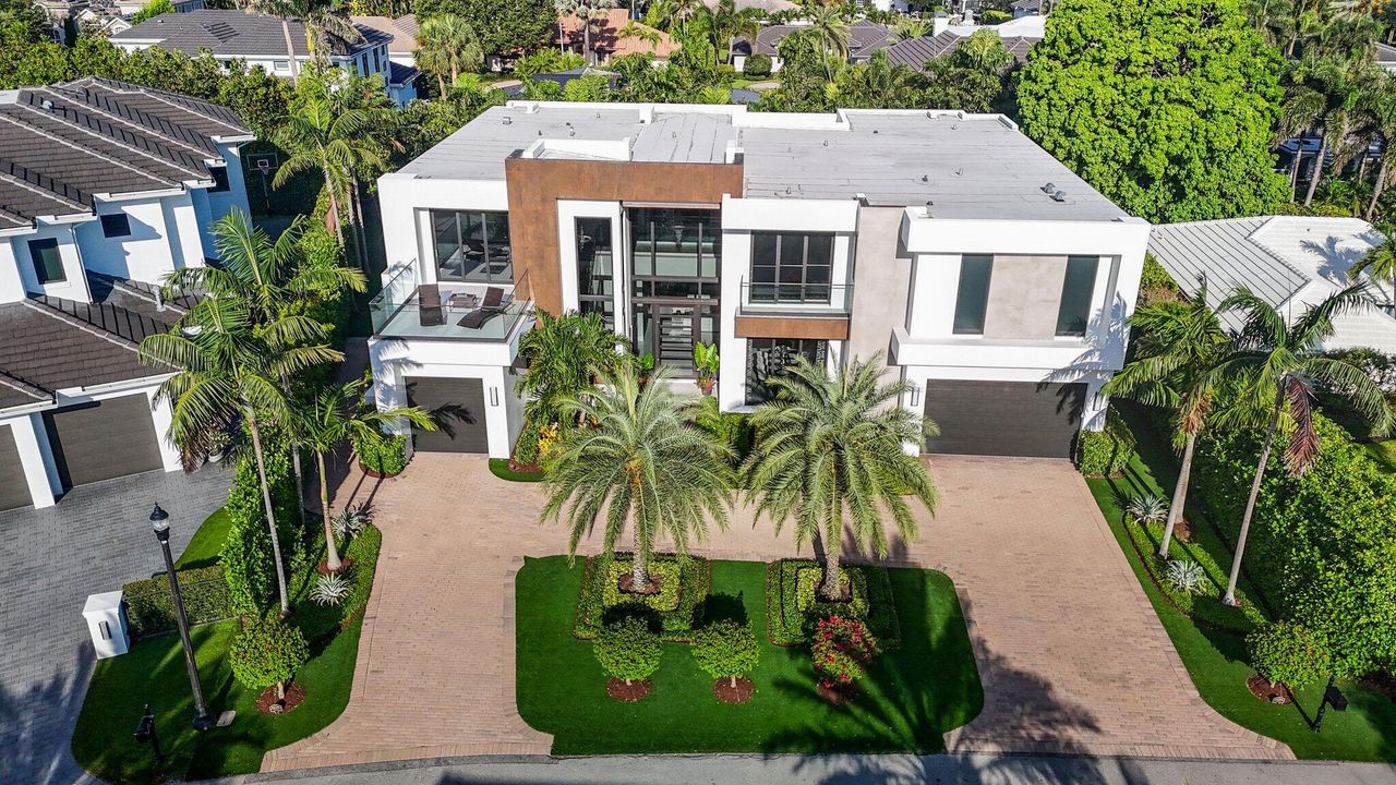 For Sale: $10,749,000 (5 beds, 6 baths, 6159 Square Feet)