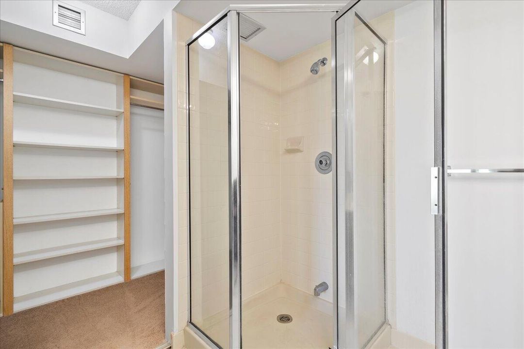 待售: $260,000 (2 贝兹, 2 浴室, 1397 平方英尺)