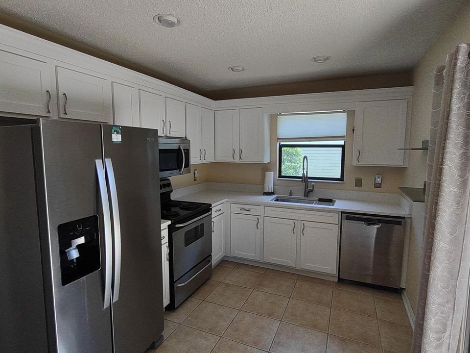 For Rent: $3,000 (2 beds, 2 baths, 1148 Square Feet)