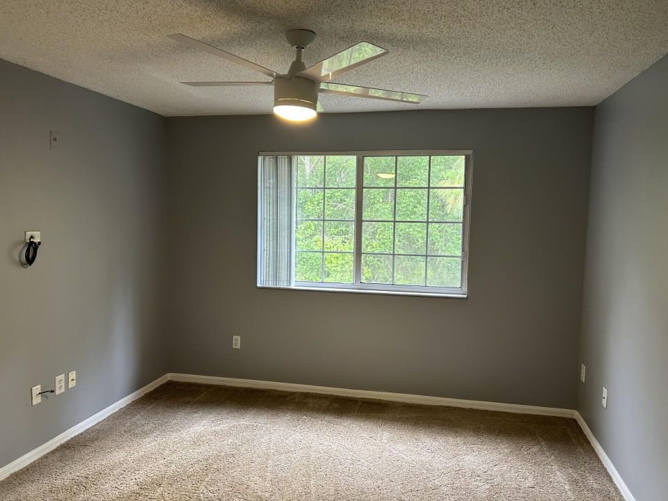 For Rent: $2,200 (2 beds, 2 baths, 1112 Square Feet)