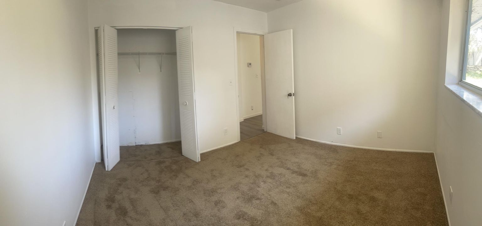 Active With Contract: $2,000 (2 beds, 1 baths, 800 Square Feet)