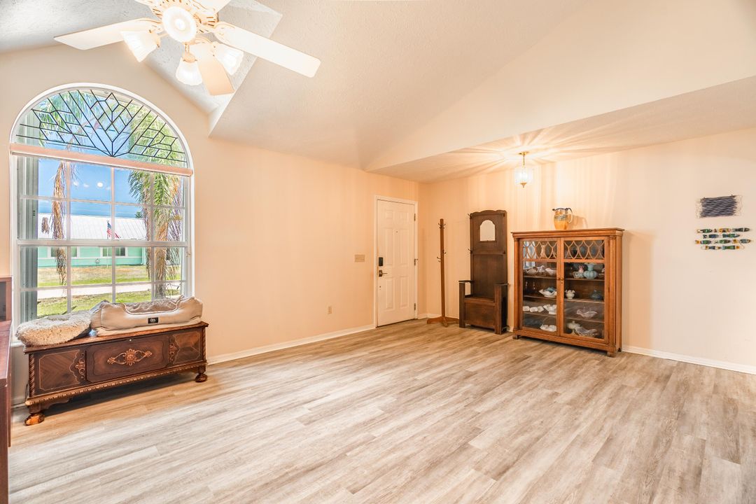 For Sale: $470,000 (3 beds, 2 baths, 1928 Square Feet)