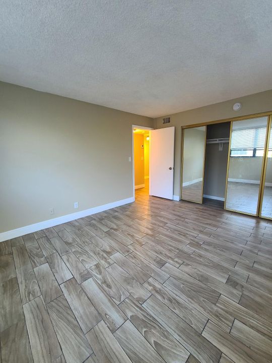 For Rent: $1,750 (2 beds, 1 baths, 850 Square Feet)