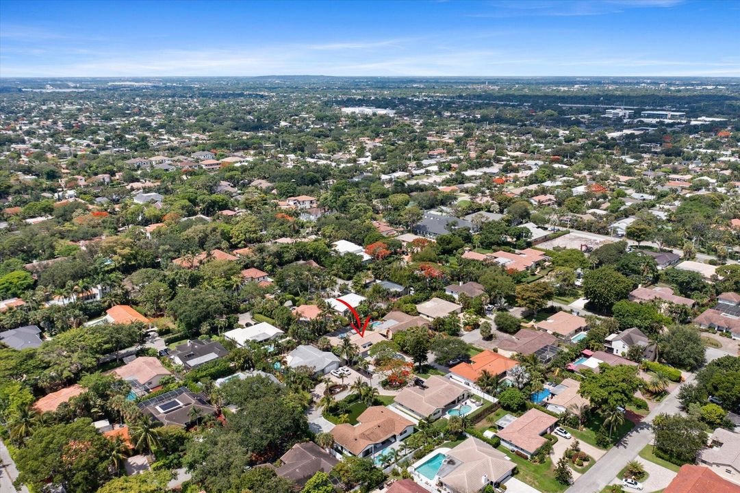 Active With Contract: $1,050,000 (3 beds, 2 baths, 1644 Square Feet)