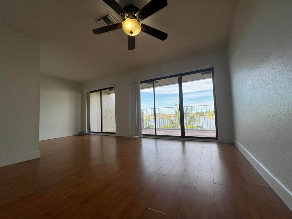 For Rent: $2,600 (3 beds, 2 baths, 1740 Square Feet)