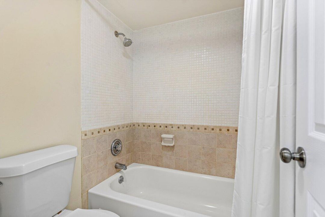 For Sale: $338,000 (1 beds, 1 baths, 1000 Square Feet)