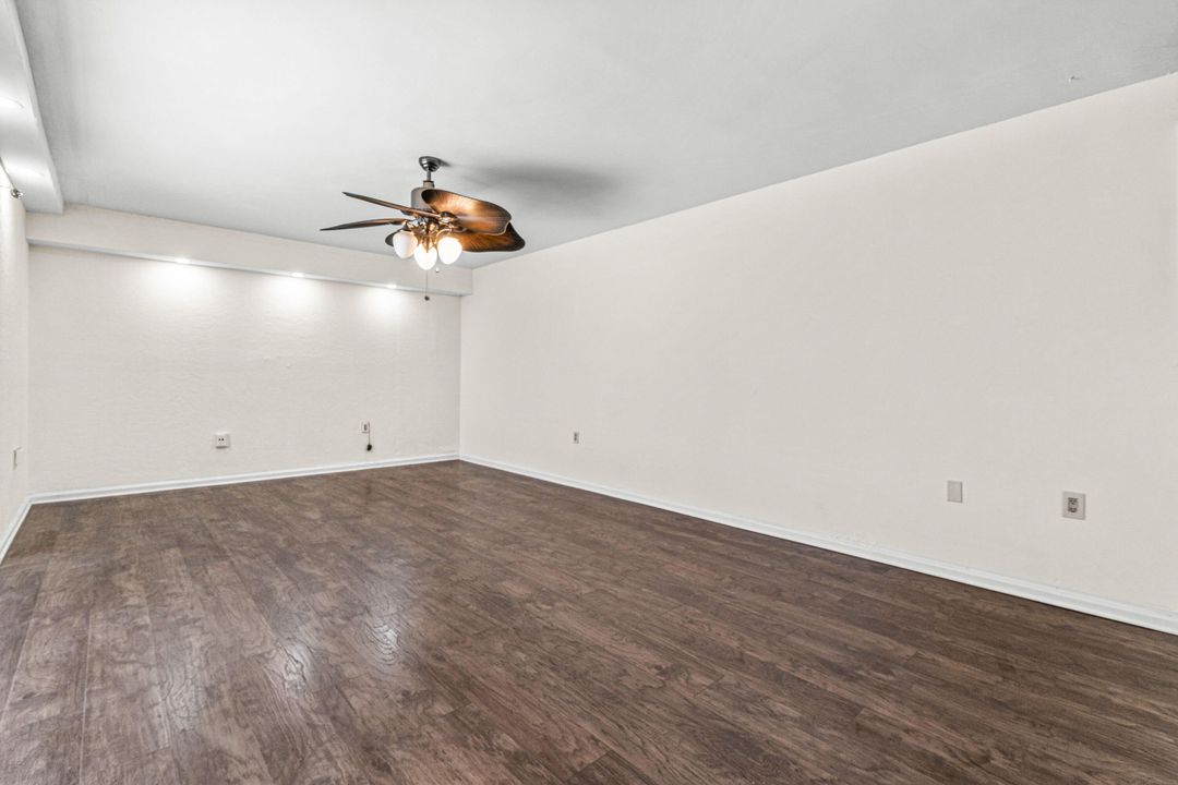 For Sale: $308,000 (2 beds, 2 baths, 1236 Square Feet)
