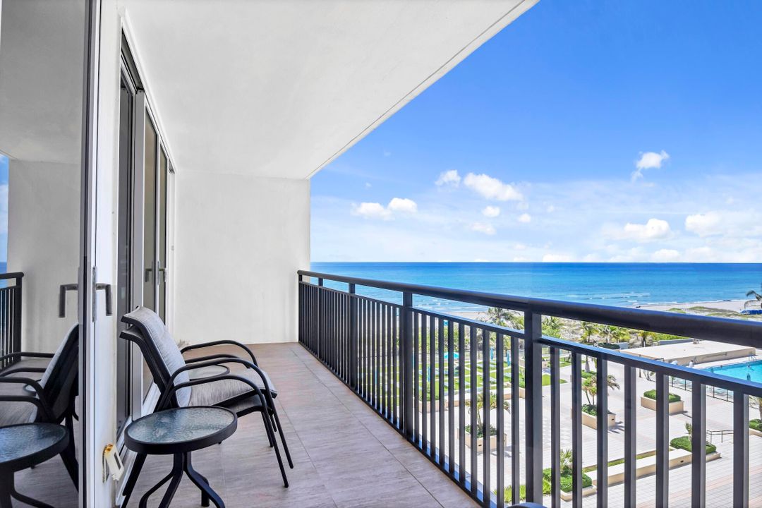 Active With Contract: $1,150,000 (2 beds, 2 baths, 1236 Square Feet)