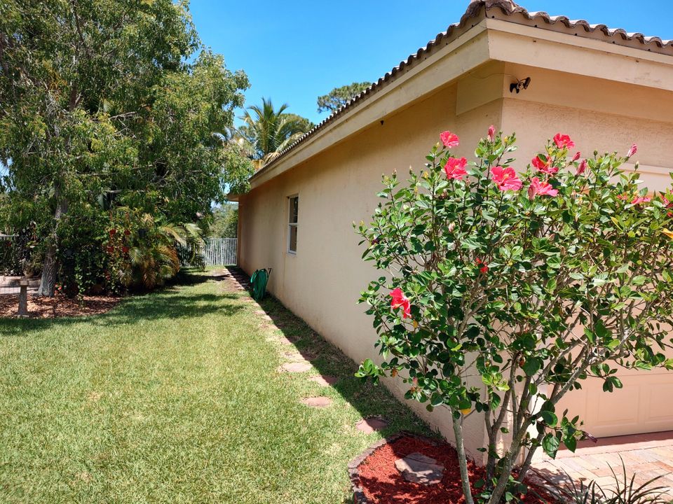 For Sale: $519,500 (3 beds, 2 baths, 1923 Square Feet)