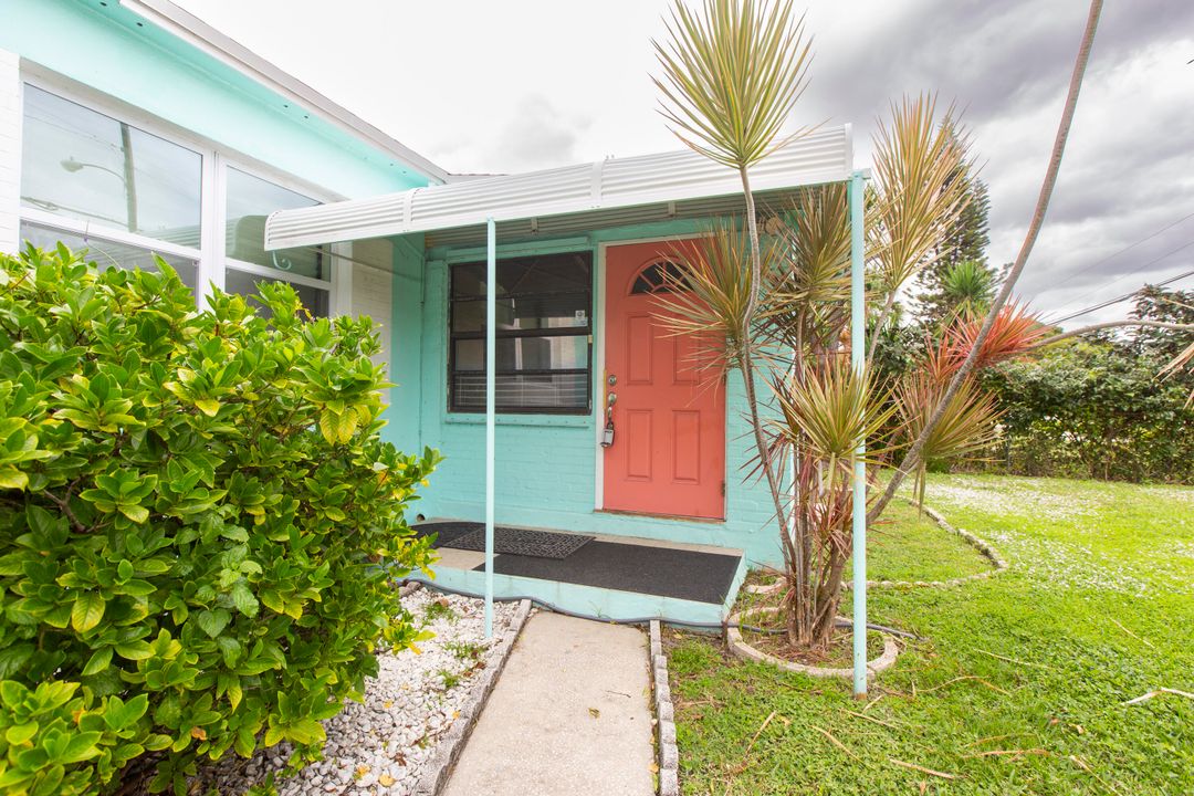 For Sale: $900,000 (3 beds, 1 baths, 1184 Square Feet)