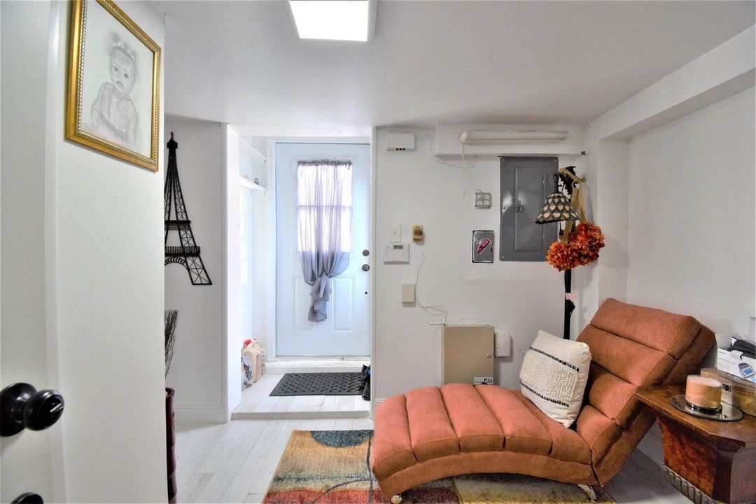 En Venta: $795,000 (4 camas, 2 baños, 1770 Pies cuadrados)