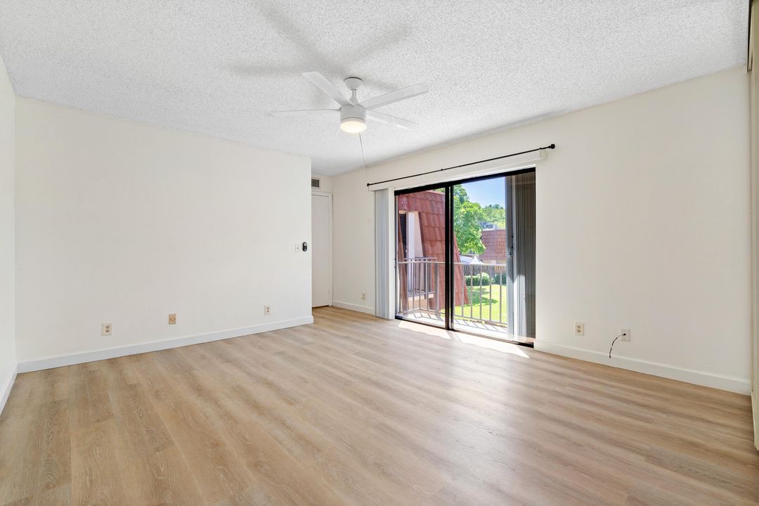 For Sale: $359,000 (2 beds, 2 baths, 1230 Square Feet)