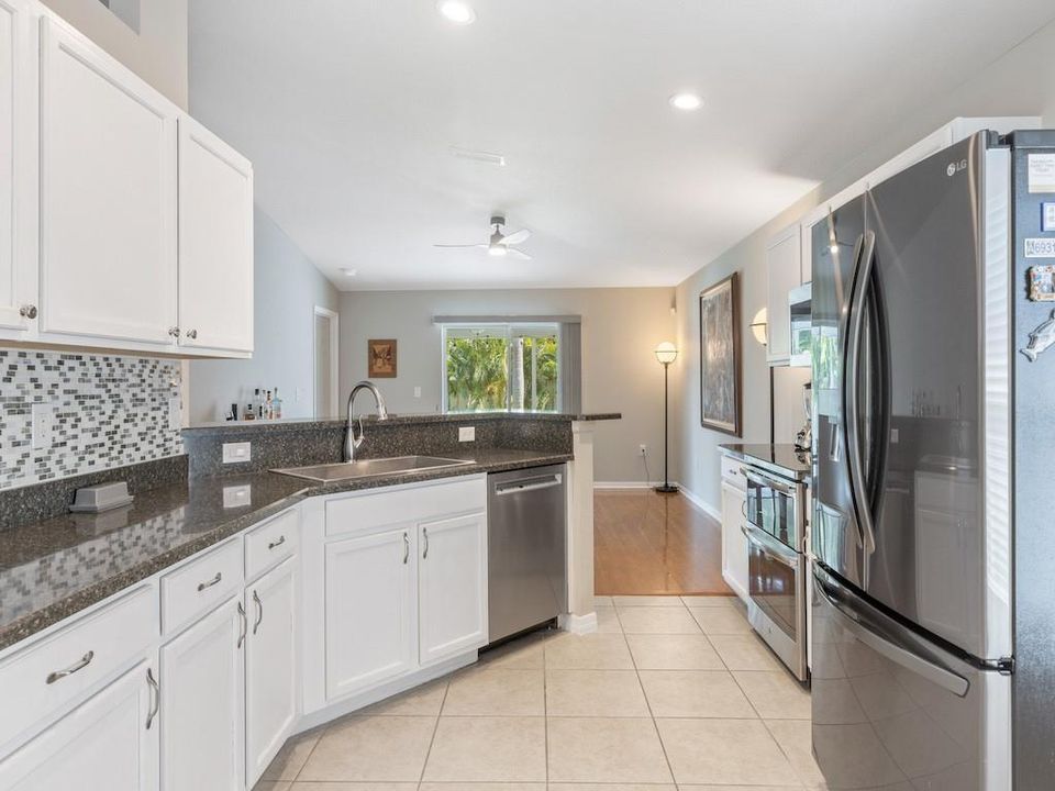 For Sale: $450,000 (4 beds, 2 baths, 1930 Square Feet)