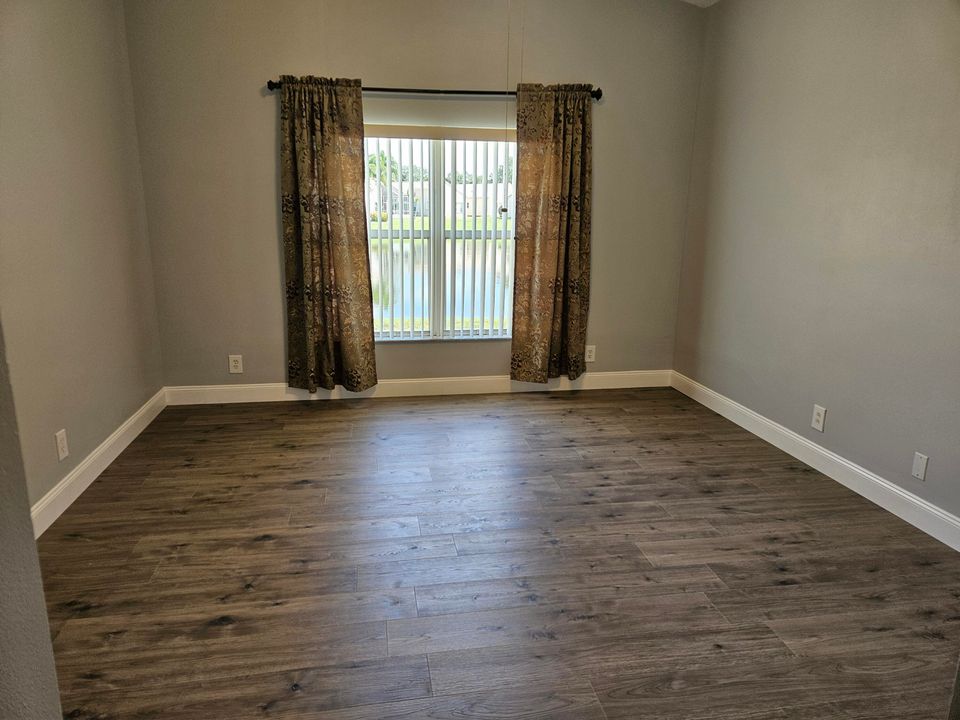 For Sale: $369,900 (2 beds, 2 baths, 1398 Square Feet)