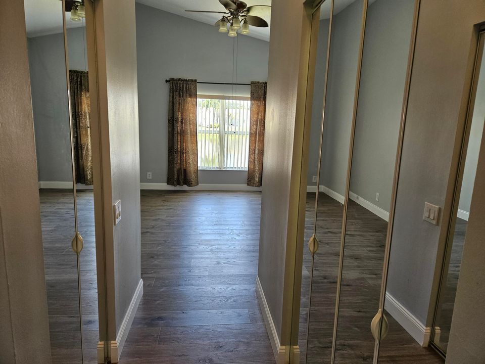 For Sale: $369,900 (2 beds, 2 baths, 1398 Square Feet)