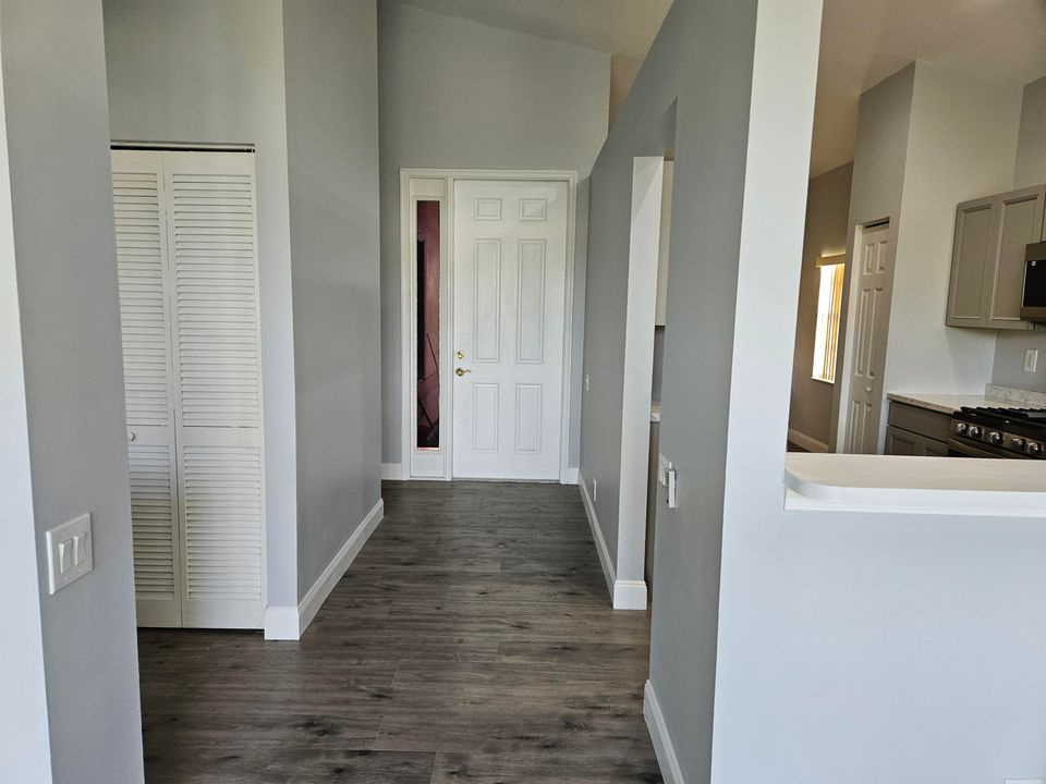 For Sale: $369,900 (2 beds, 2 baths, 1398 Square Feet)