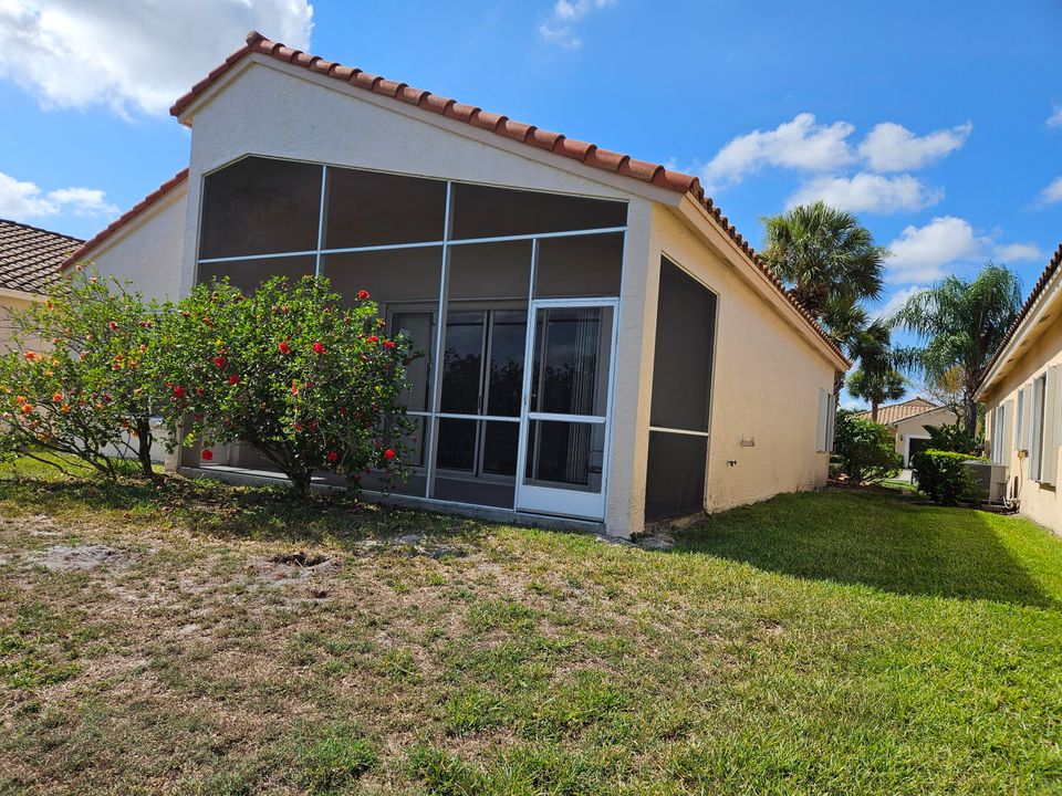 For Sale: $369,900 (2 beds, 2 baths, 1398 Square Feet)