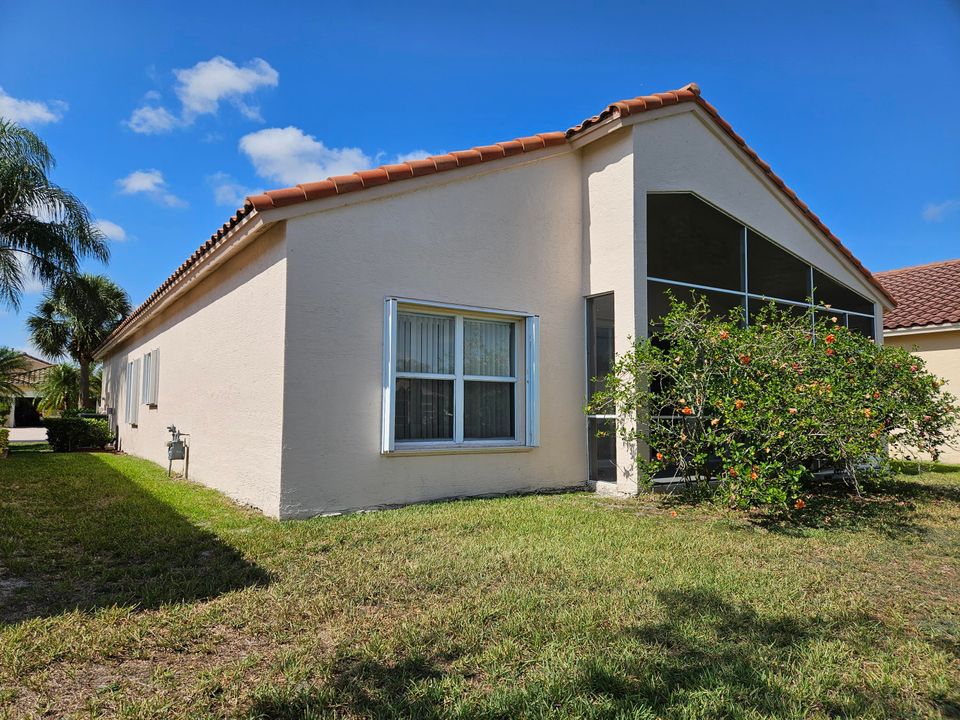 For Sale: $369,900 (2 beds, 2 baths, 1398 Square Feet)