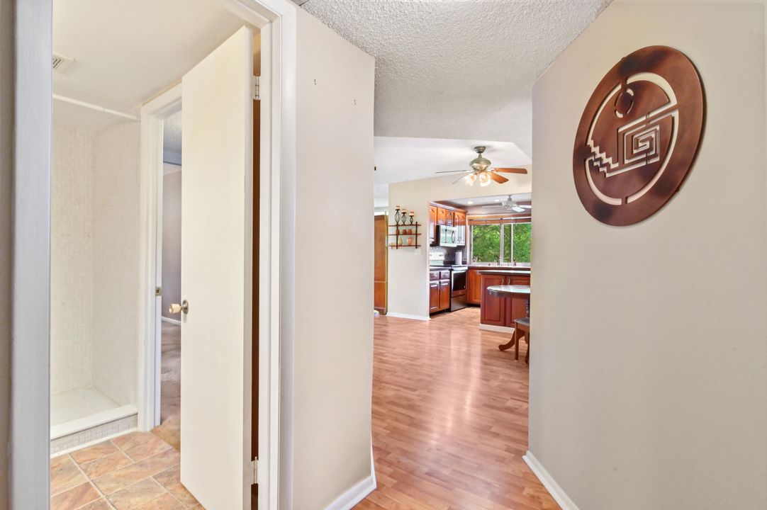 For Sale: $145,000 (2 beds, 2 baths, 950 Square Feet)