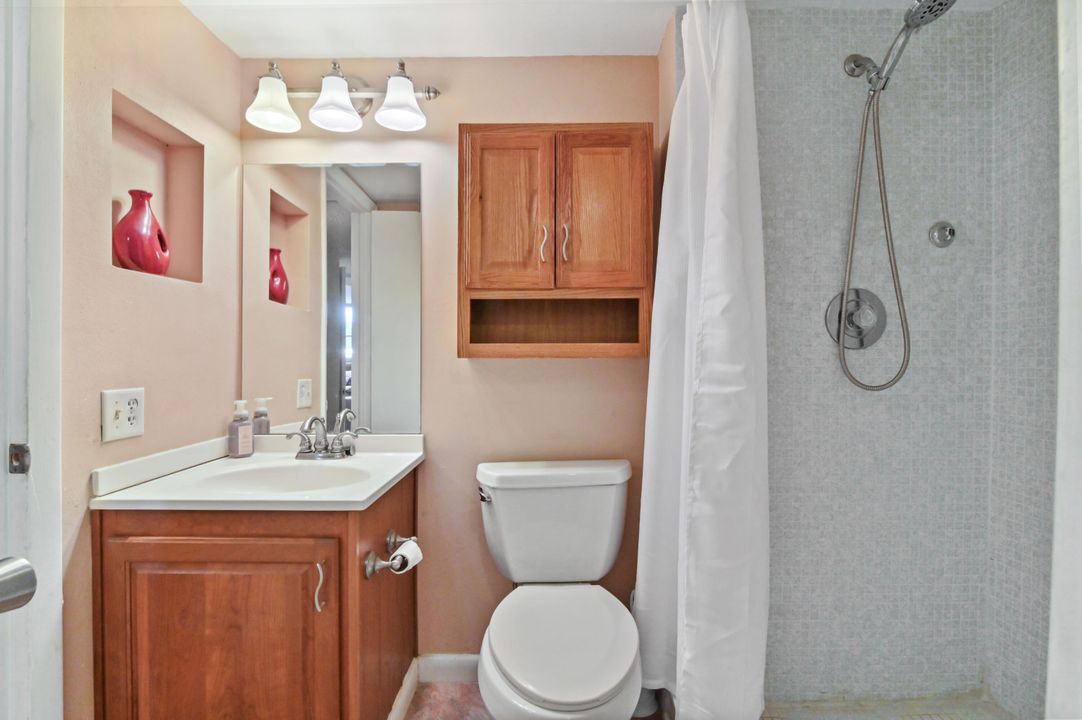 For Sale: $145,000 (2 beds, 2 baths, 950 Square Feet)