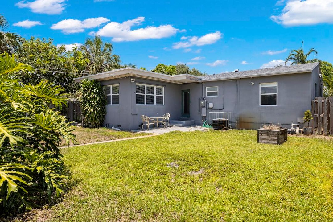 Active With Contract: $399,900 (4 beds, 2 baths, 1375 Square Feet)