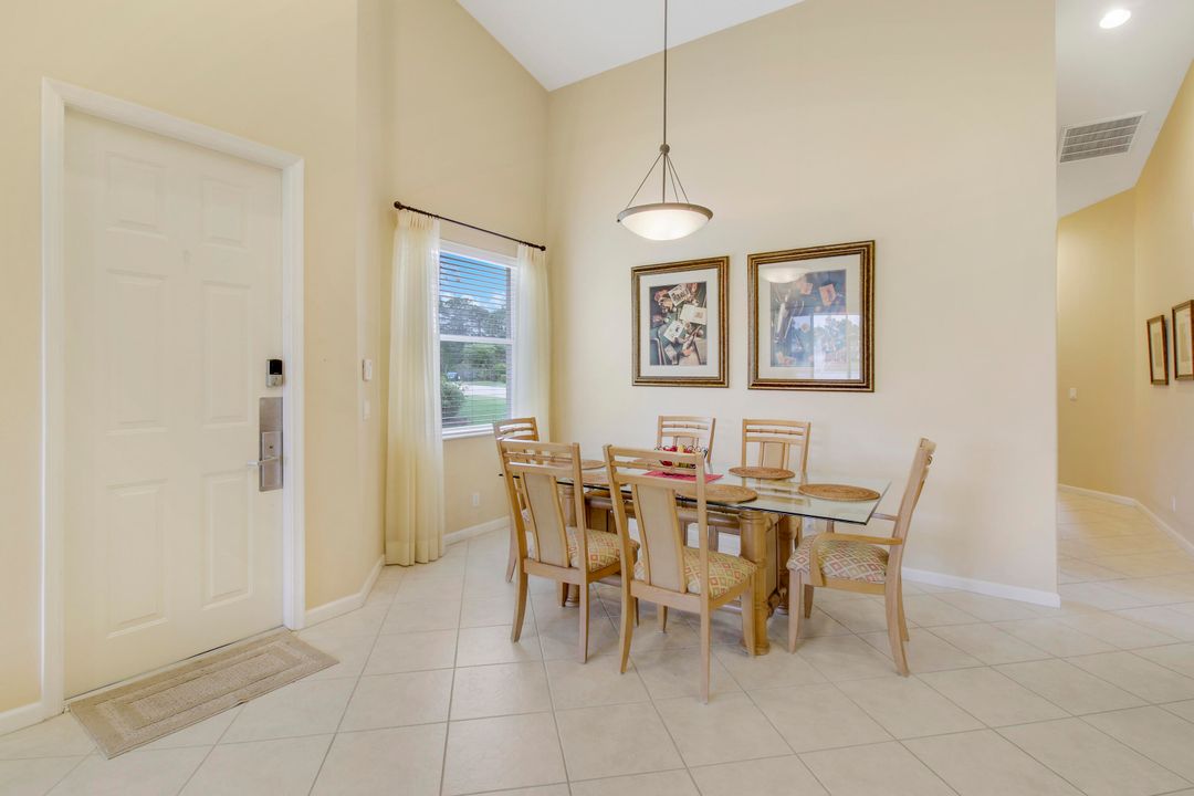 Active With Contract: $2,700 (2 beds, 2 baths, 1577 Square Feet)