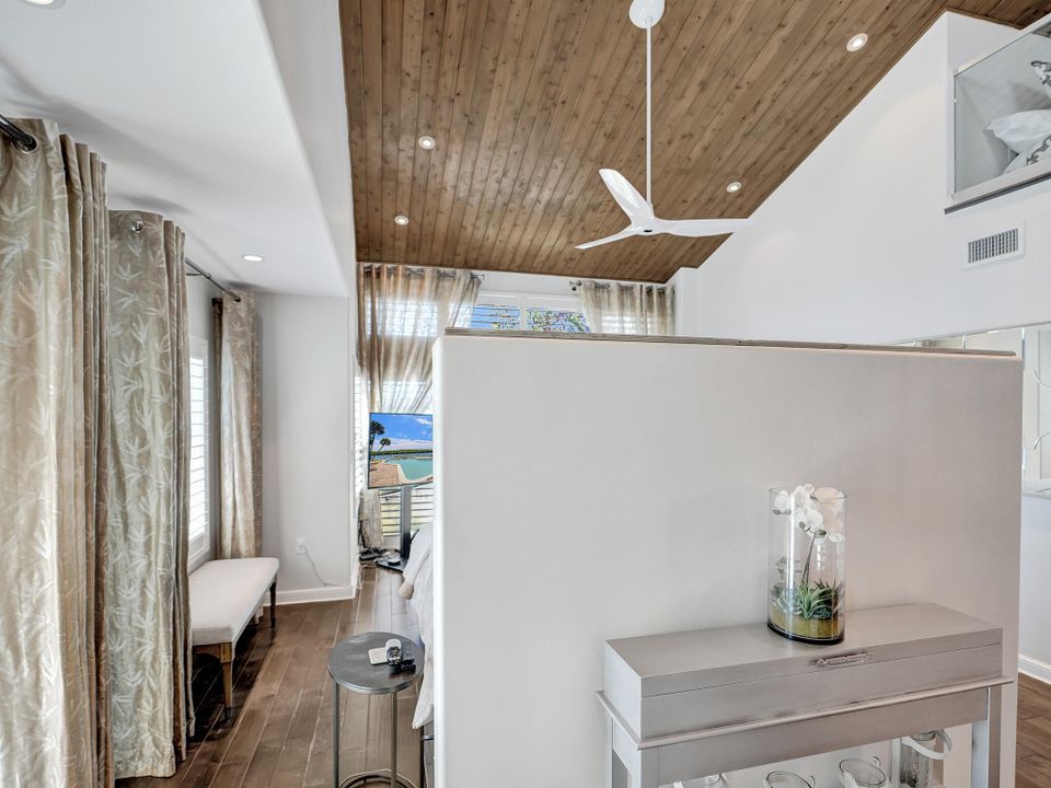 For Sale: $2,395,000 (3 beds, 2 baths, 2898 Square Feet)