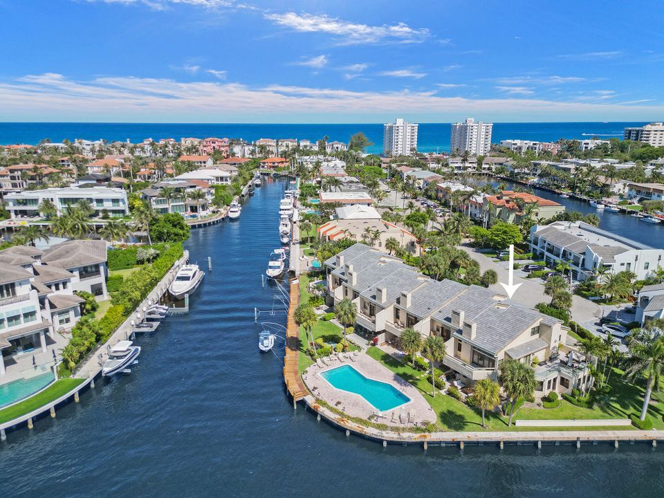 For Sale: $2,395,000 (3 beds, 2 baths, 2898 Square Feet)