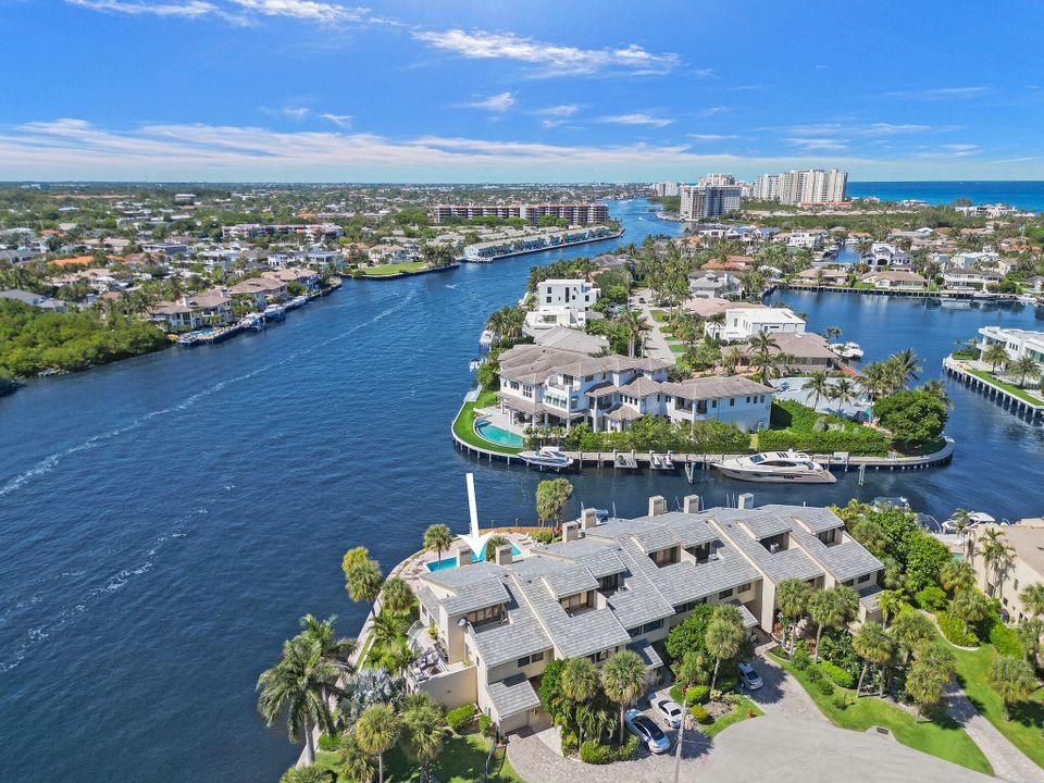 For Sale: $2,395,000 (3 beds, 2 baths, 2898 Square Feet)