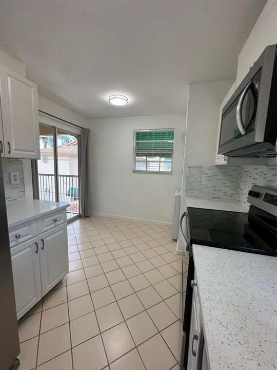 For Rent: $2,900 (2 beds, 2 baths, 1157 Square Feet)