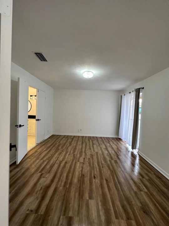 For Rent: $2,900 (2 beds, 2 baths, 1157 Square Feet)