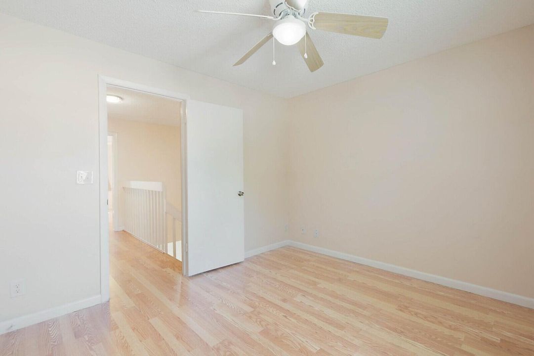 For Rent: $2,700 (2 beds, 2 baths, 1296 Square Feet)