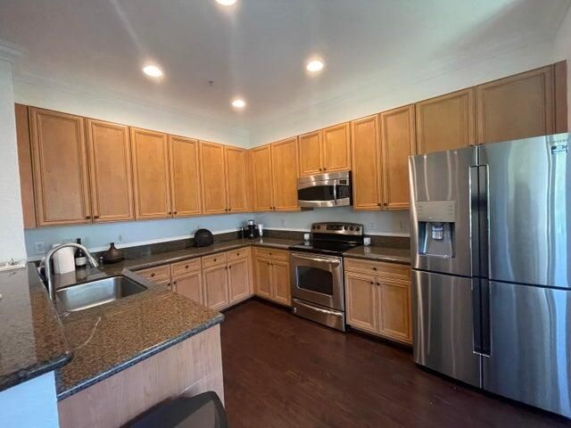 For Rent: $3,600 (4 beds, 3 baths, 2108 Square Feet)