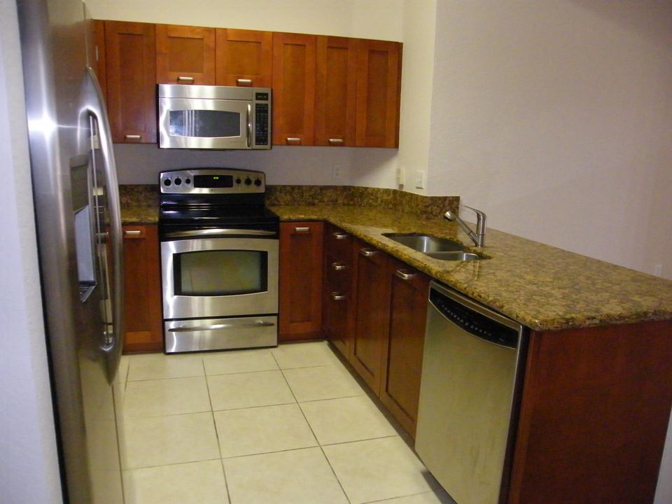 For Rent: $2,150 (3 beds, 2 baths, 1182 Square Feet)