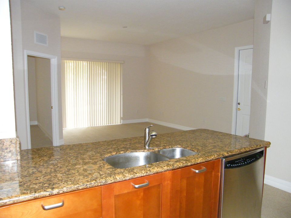 For Rent: $2,150 (3 beds, 2 baths, 1182 Square Feet)