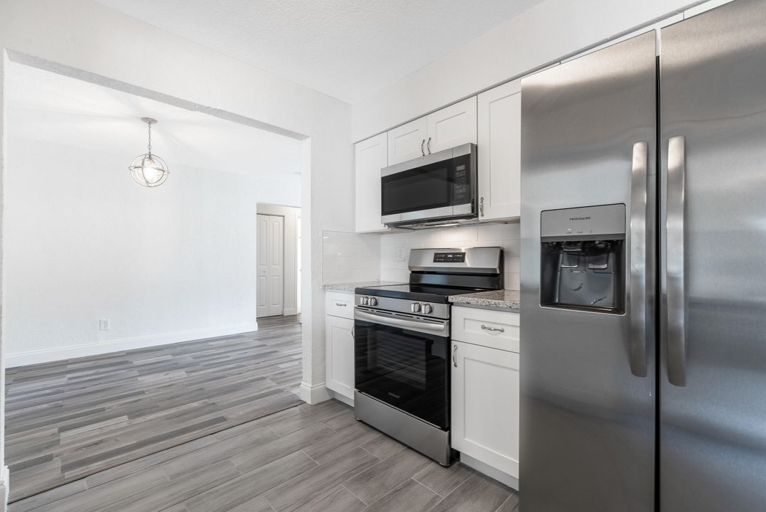 Active With Contract: $469,900 (3 beds, 2 baths, 1689 Square Feet)