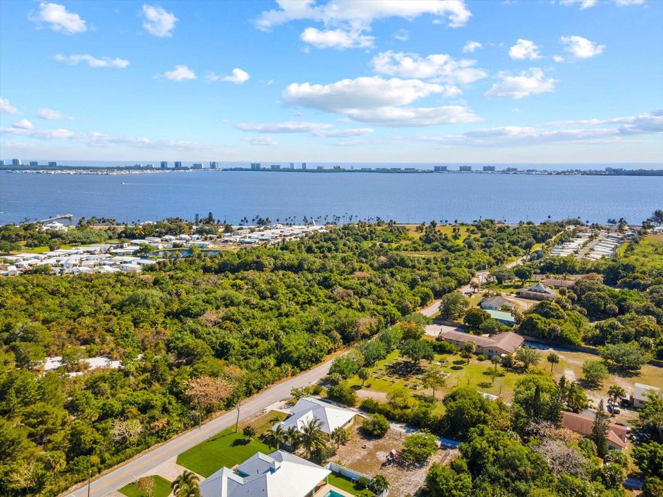 For Sale: $499,000 (3 beds, 2 baths, 1501 Square Feet)