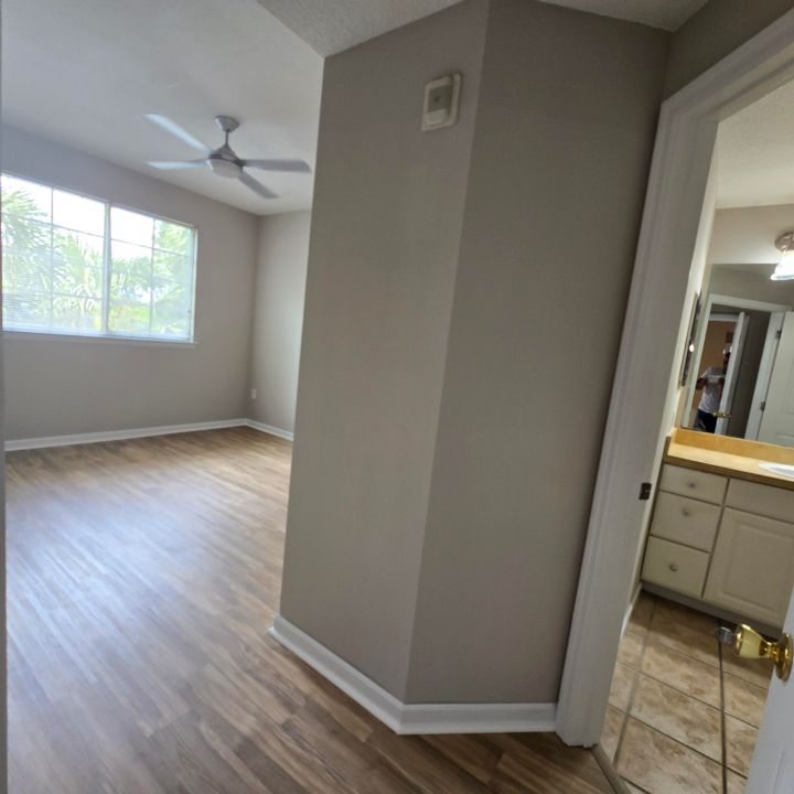 Active With Contract: $1,950 (2 beds, 2 baths, 1258 Square Feet)